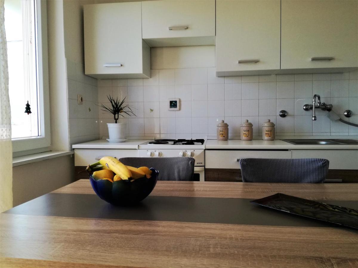 Leona Apartment Lovran Bagian luar foto