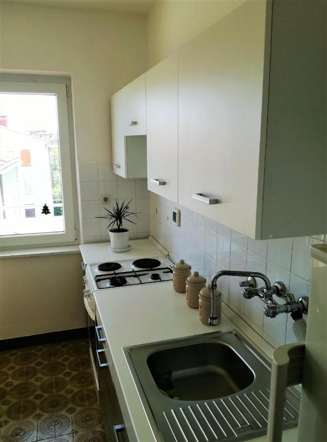 Leona Apartment Lovran Bagian luar foto