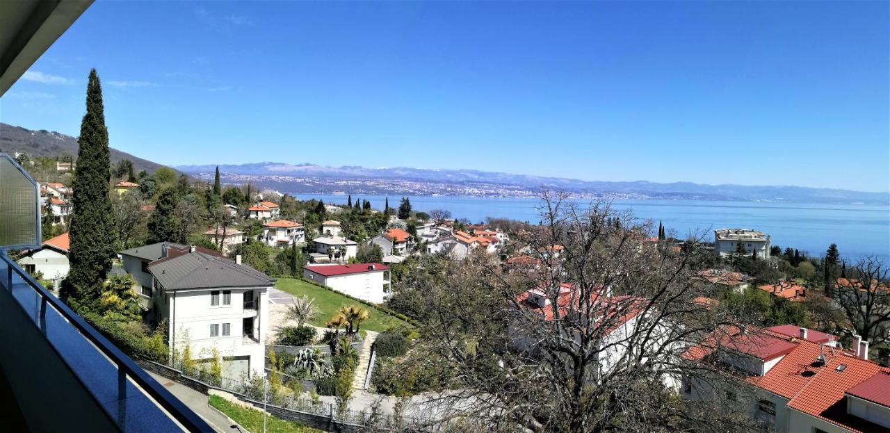 Leona Apartment Lovran Bagian luar foto