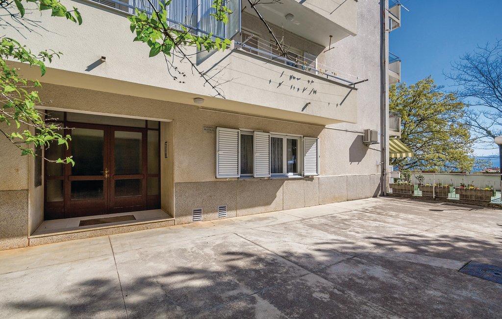 Leona Apartment Lovran Bagian luar foto