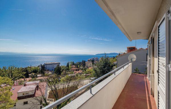 Leona Apartment Lovran Bagian luar foto
